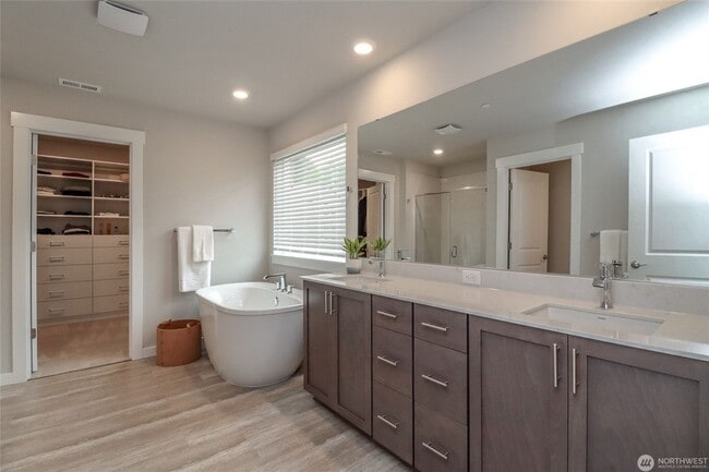 Building Photo - 16324 SE 133rd Pl