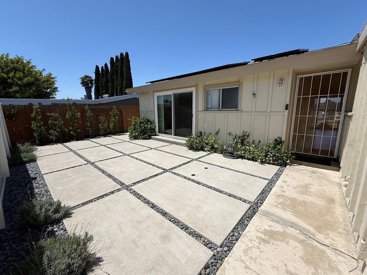 Building Photo - 9158 Rebecca Ave