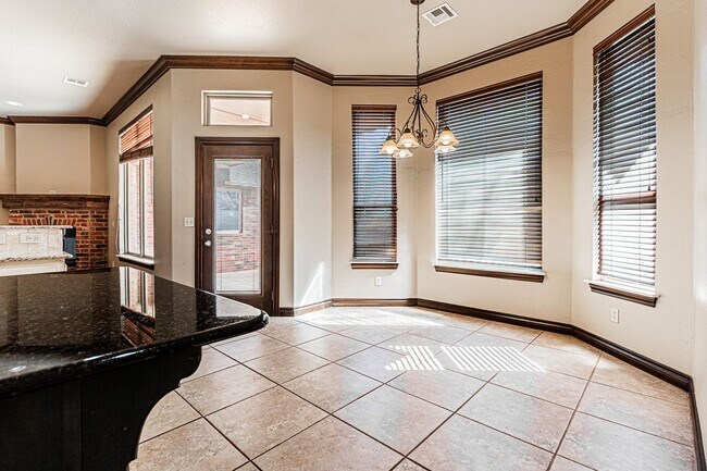 Building Photo - 4 Bed 3 Bath in Edmond!