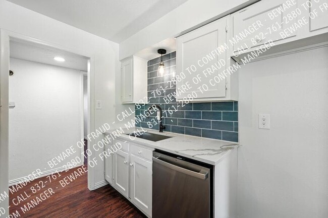 Building Photo - 525 Salem Dr