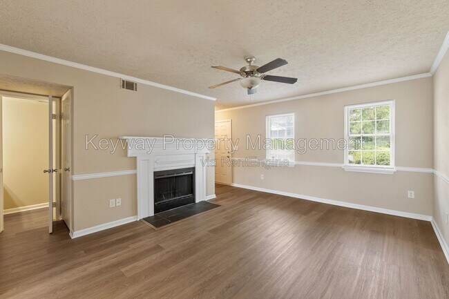 Building Photo - 3930 Almon Dr