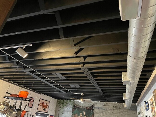 Building Photo - Historic Pike Star Loft