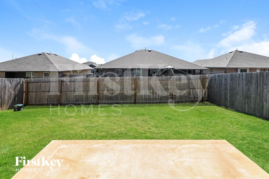 Building Photo - 9100 SW 46th St