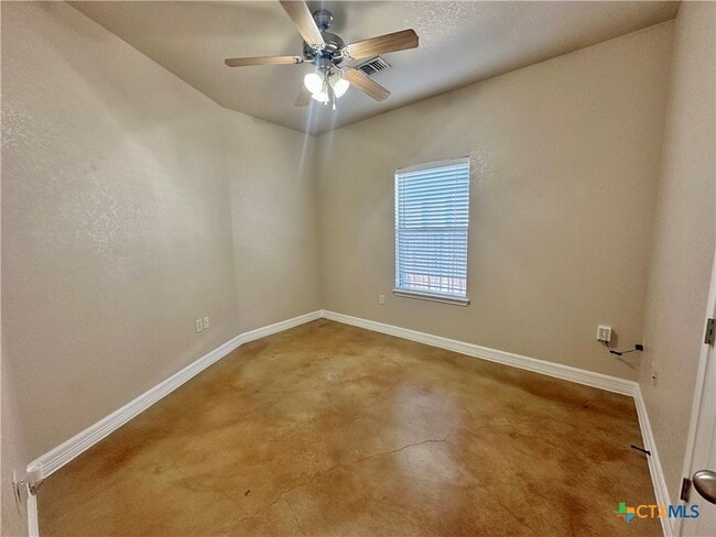 Building Photo - 362 E Faust St