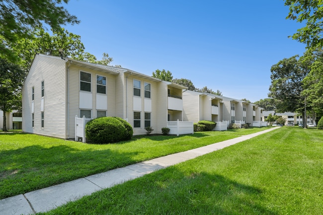 Building Photo - Hunter's Run Apartments