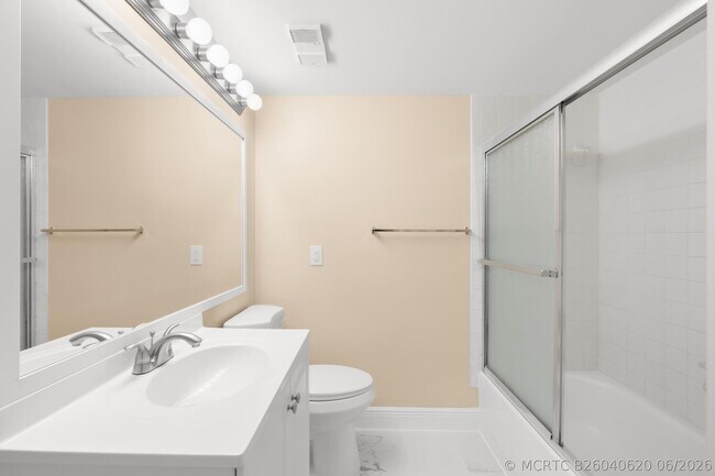 Building Photo - 9855 Westview Dr