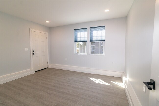 Building Photo - 229 Oneil Rd