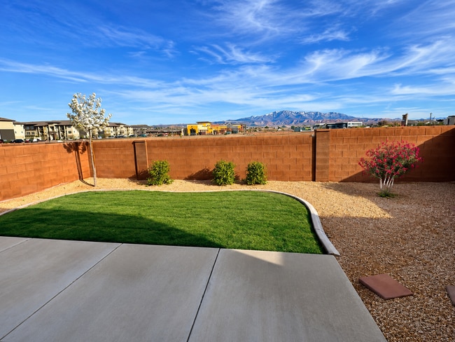 Building Photo - 2831 E Snowberry Dr