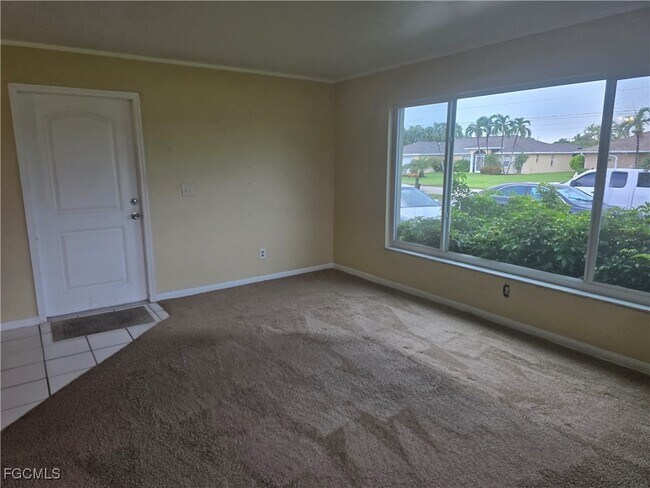 Building Photo - 3707 SE 15th Pl