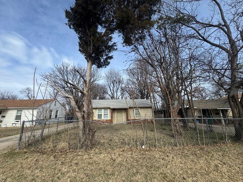 Building Photo - 2517 SW 42nd St