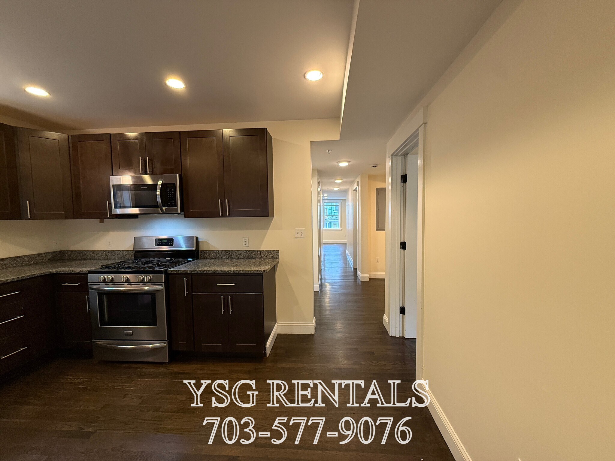 Building Photo - 24 Sunset St