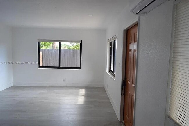 Building Photo - 920 NW 8th Ave