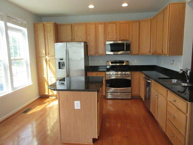 Building Photo - 469 Rolkin Rd