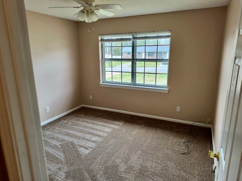 Building Photo - 1304 Park Forrest Dr