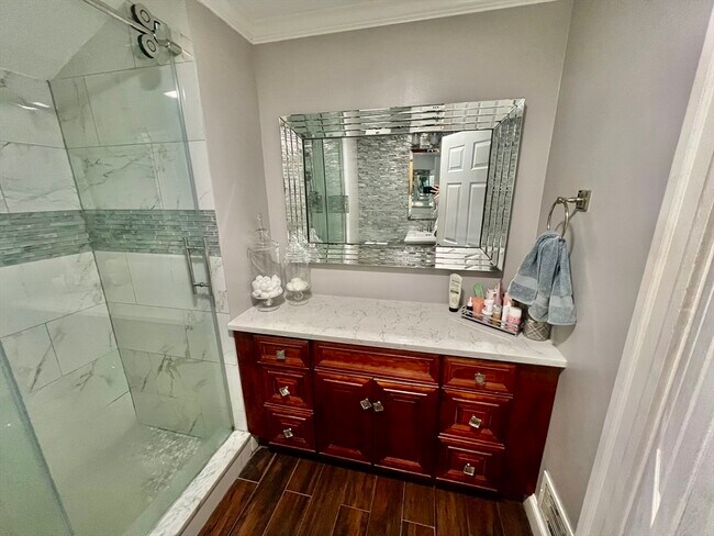 Building Photo - 41 Pearl St