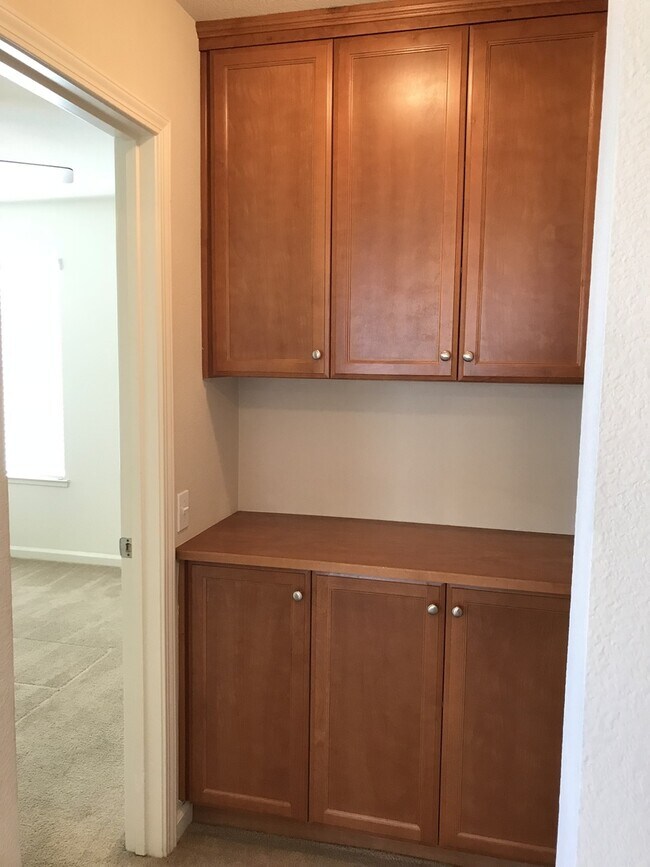 Building Photo - Two story in desirable north Turlock!