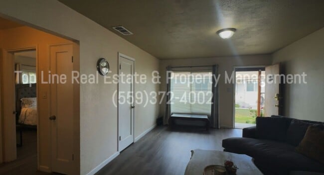 Building Photo - Spacious and well-located duplex in the he...