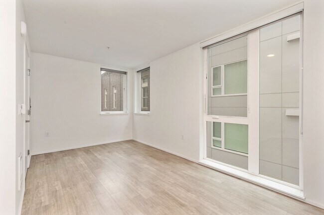 Interior Photo - 1404 Boylston