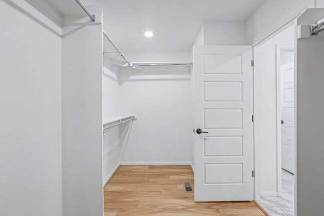 Building Photo - 16417 E 111th Pl