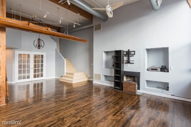 Building Photo - 2650 W Belden Ave