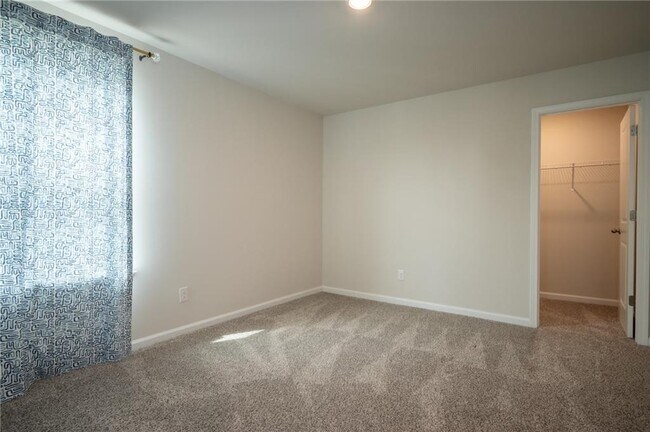 Building Photo - 13 Westerly Sta