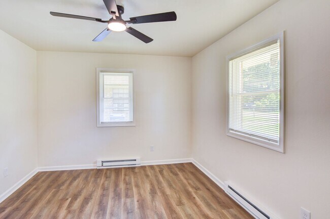 Building Photo - 1306 Linden Ave