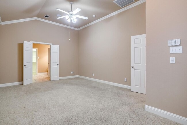 Building Photo - Amazing Well Maintained 3 Bedroom, 2 Bath Home in Euless Gated Community- 76039- Grapevine-Colley...