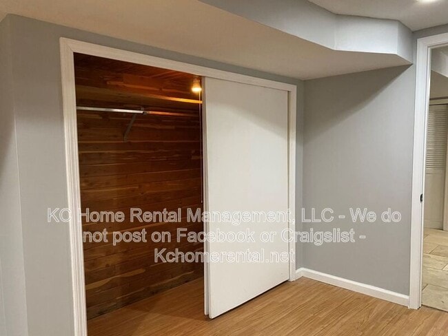 Building Photo - 6809 Marty St