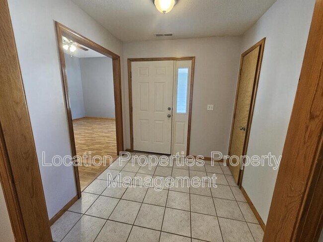 Building Photo - 4104 Saddlehorn Dr