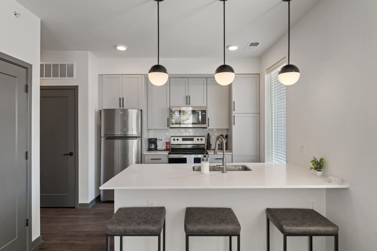 Building Photo - 6160 N Rural St