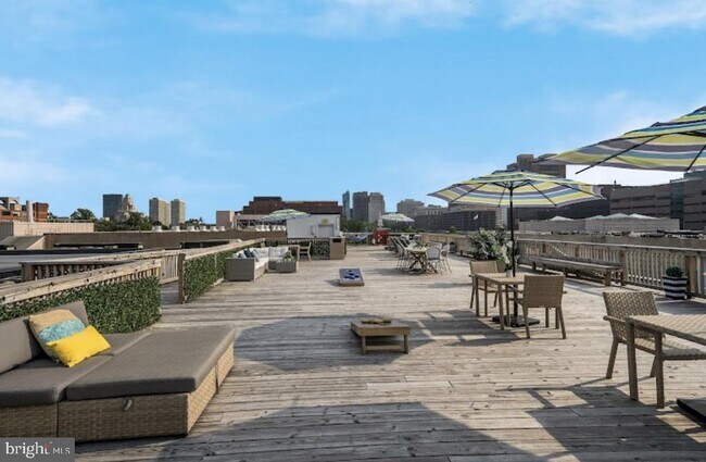 Building Photo - 401 Race St