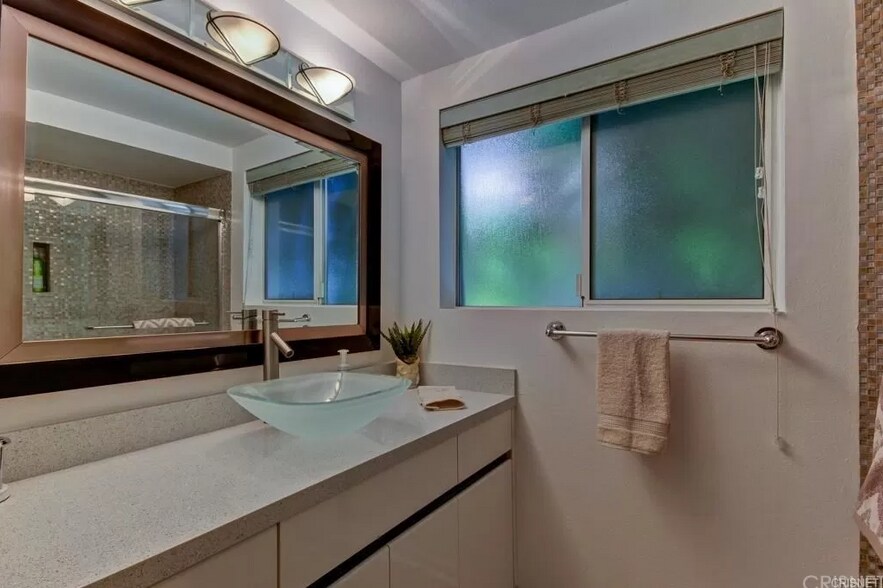 Building Photo - 4240 Fulton Ave