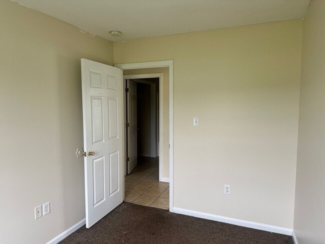 Building Photo - RENTAL HOME 3BD/2BTH