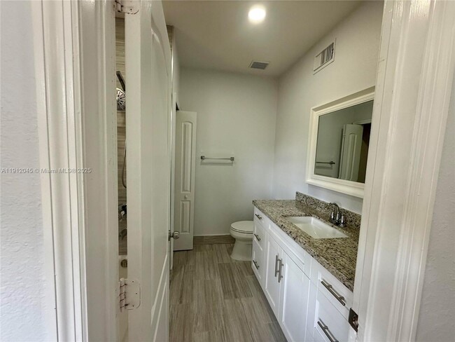 Building Photo - 922 NW 134th Ave