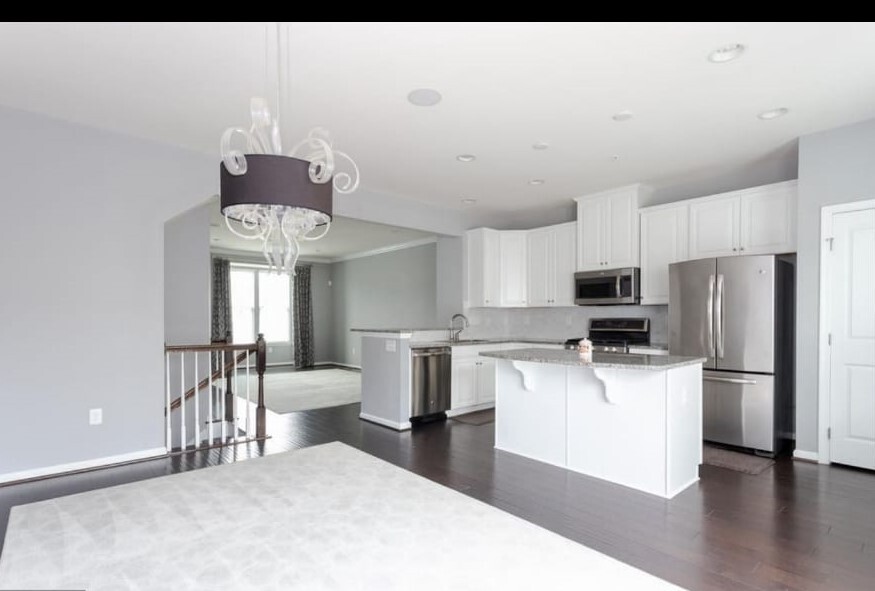 Oven n Microwave Included - 201 Quarry Point Rd
