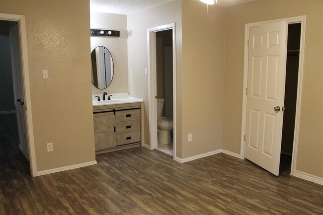 Building Photo - 7115 Tara Blue Ridge Dr