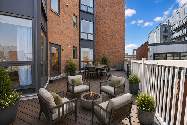 Building Photo - 222 S Racine Ave