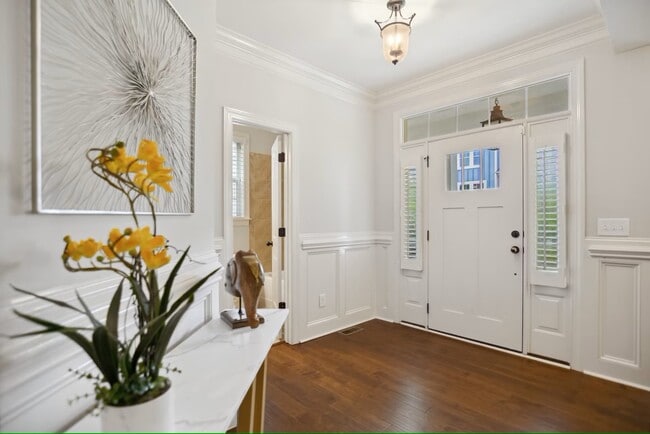 Building Photo - 1212 Sand Pine Dr