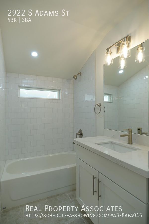 Building Photo - 2922 S Adams St