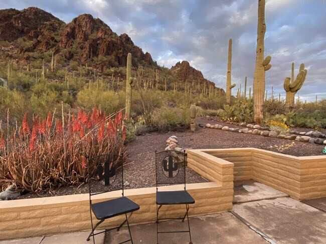 Building Photo - 5725 S Marshall Pl