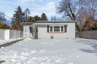 Building Photo - Move-In Ready 2BR home – fully renovated, updated roof & HVAC, *OPEN HOUSE 3/29/26 330PM-430PM *