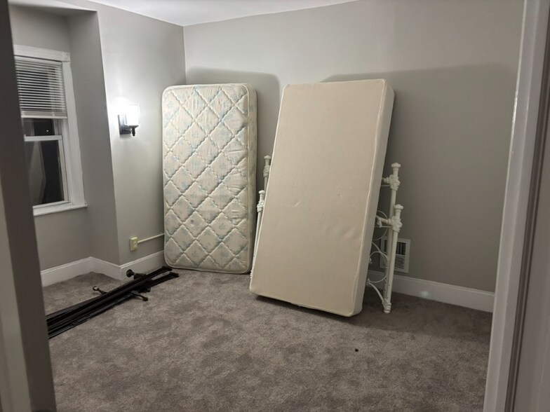 Building Photo - 230 Cumberland St