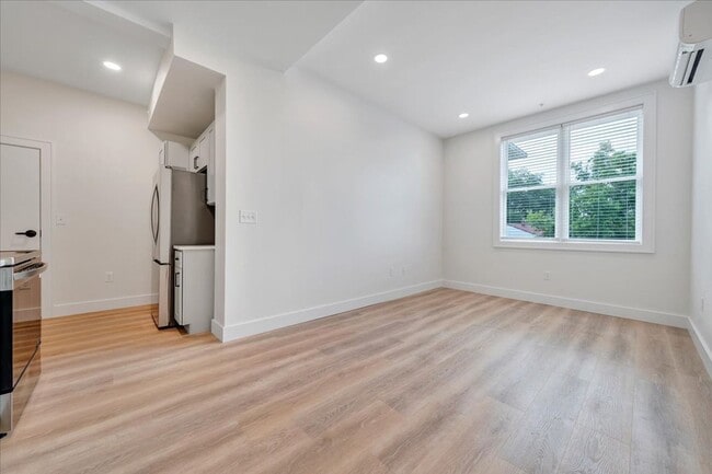 Building Photo - 2BR Apartment in Vinton - Premium Finishes!