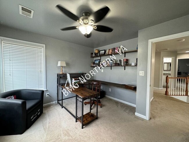 Building Photo - 8930 Kingbird Ct