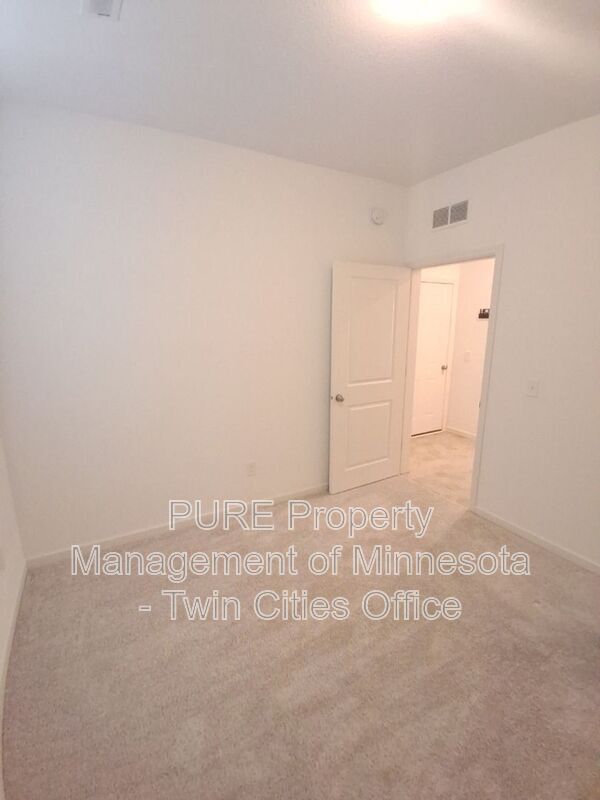 Building Photo - 4654 Schilling Way