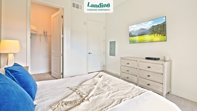 Building Photo - 10650 Dean Martin Dr