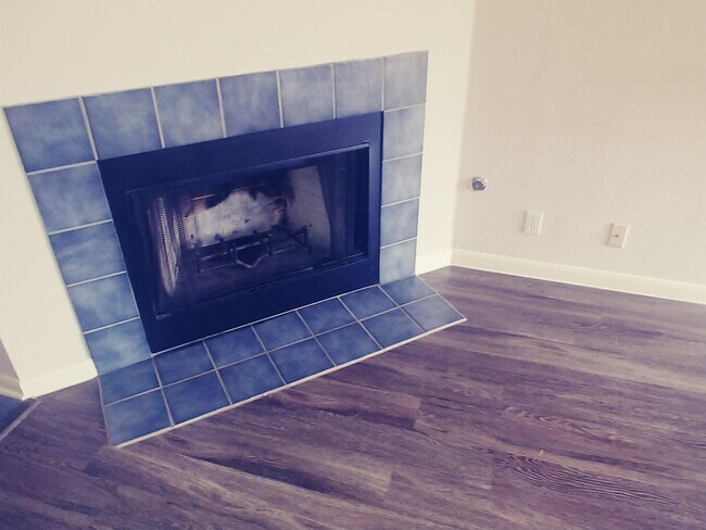 Building Photo - 211 Wild Buffalo Dr