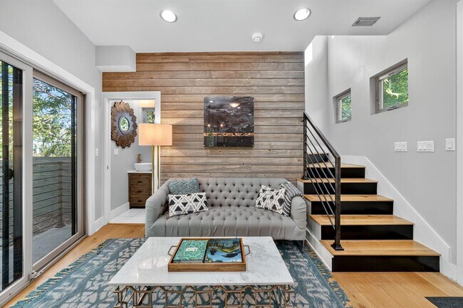 Building Photo - 2710 Wilson St