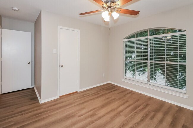 Building Photo - 8903 Westplace Dr