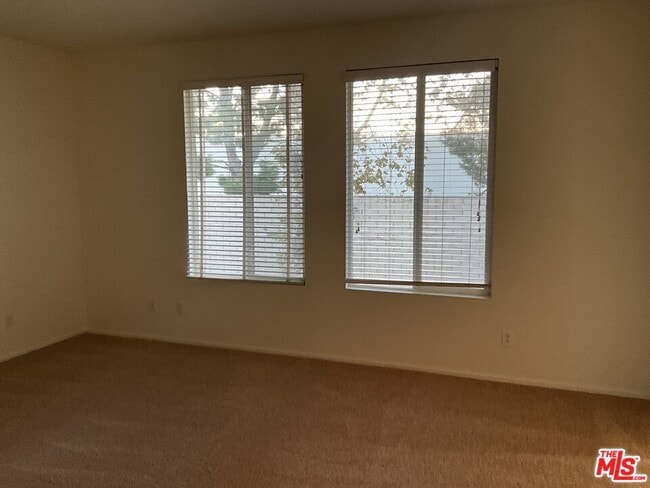 Building Photo - 57 Bayview Dr